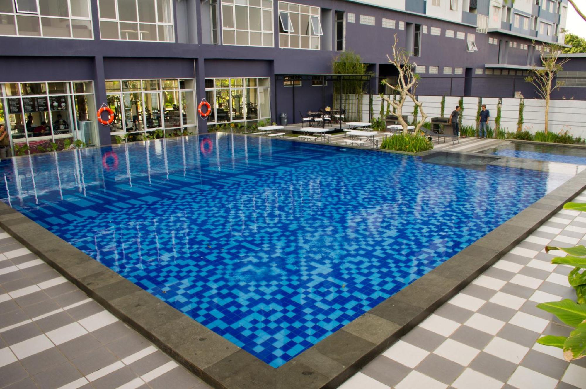 Valore Hotel Cimahi Exterior photo